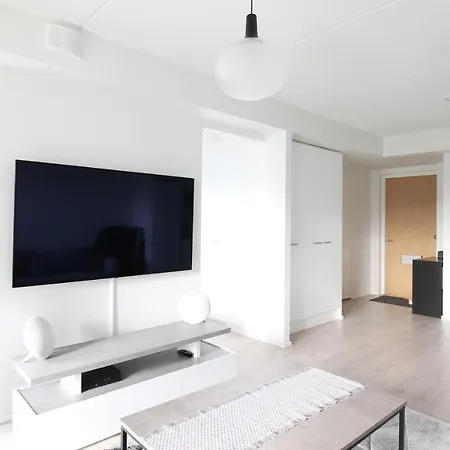 Huoneisto New One Bedroom With Terrace And Parking Vantaa